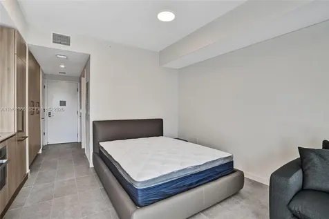 121 NE 5th Street Miami FL 33132