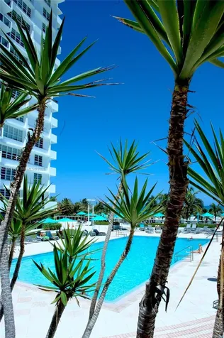 100 Lincoln Road Miami Beach FL 33139