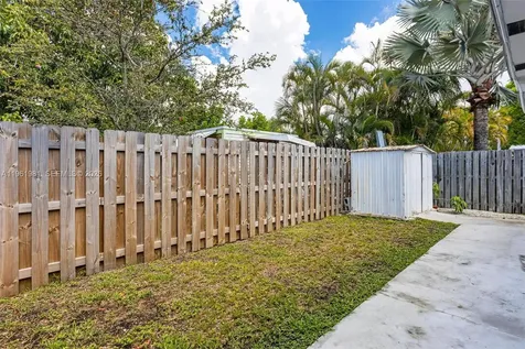 3241 NE 17th Avenue Oakland Park FL 33334