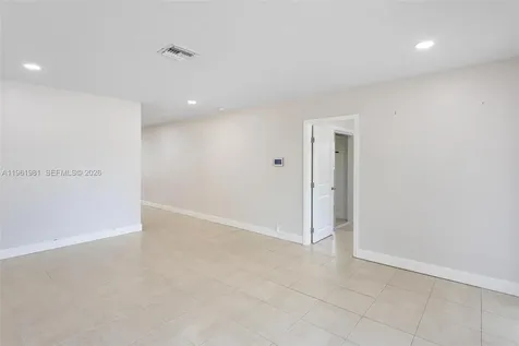 3241 NE 17th Avenue Oakland Park FL 33334