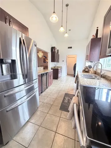 9425 NW 46th Street Sunrise FL 33351