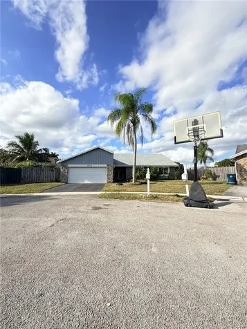 9425 NW 46th Street Sunrise FL 33351