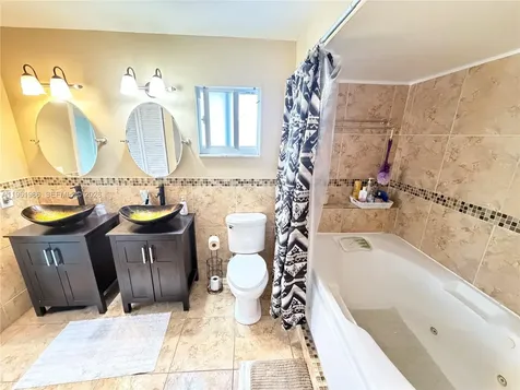 9425 NW 46th Street Sunrise FL 33351