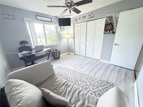 9425 NW 46th Street Sunrise FL 33351