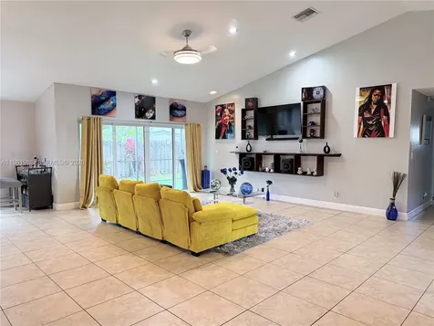 9425 NW 46th Street Sunrise FL 33351
