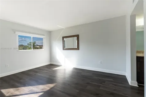 1600 SW 127th Way Pembroke Pines FL 33027