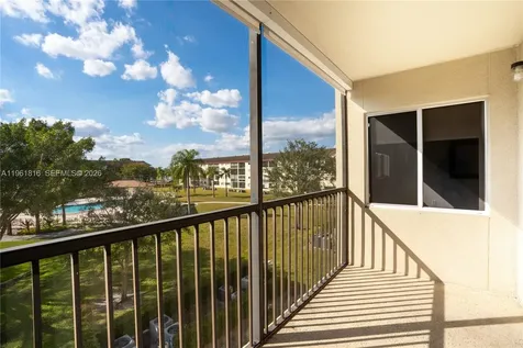 1600 SW 127th Way Pembroke Pines FL 33027