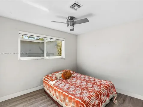 4709 Washington Street Hollywood FL 33021