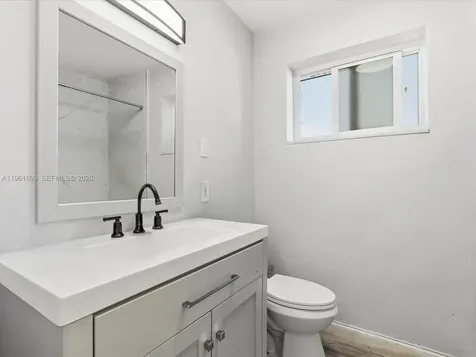 4709 Washington Street Hollywood FL 33021