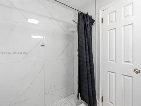 4709 Washington Street Hollywood FL 33021