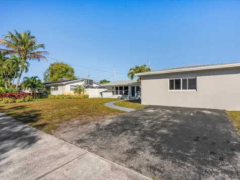 4709 Washington Street Hollywood FL 33021