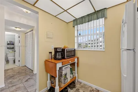 2800 NW 47th Terrace Lauderdale Lakes FL 33313