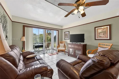 2800 NW 47th Terrace Lauderdale Lakes FL 33313