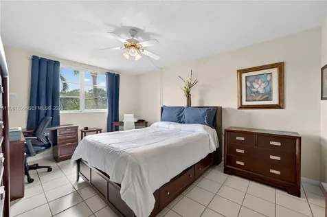 2800 NW 47th Terrace Lauderdale Lakes FL 33313