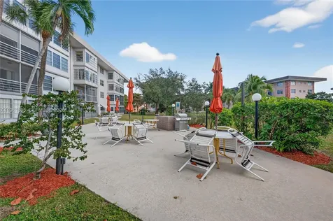 2800 NW 47th Terrace Lauderdale Lakes FL 33313
