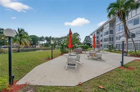 2800 NW 47th Terrace Lauderdale Lakes FL 33313