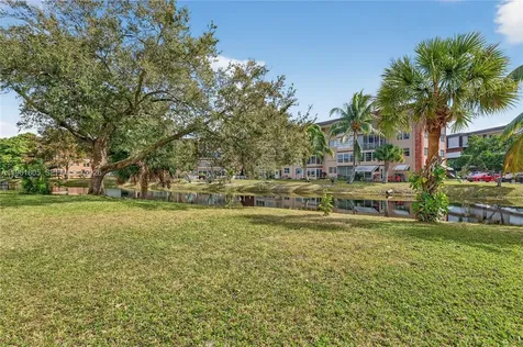 2800 NW 47th Terrace Lauderdale Lakes FL 33313