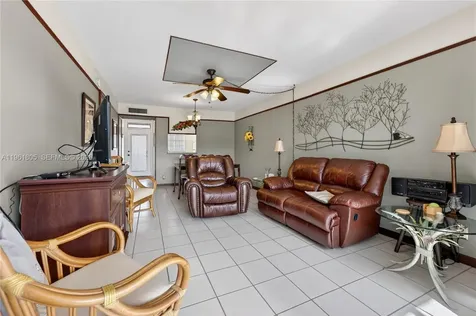 2800 NW 47th Terrace Lauderdale Lakes FL 33313