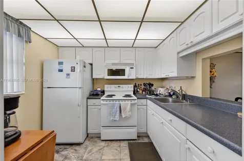 2800 NW 47th Terrace Lauderdale Lakes FL 33313