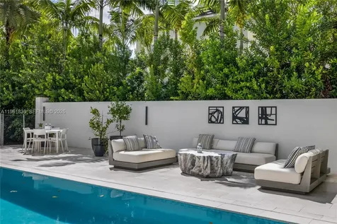 279 Galeon Court Coral Gables FL 33143