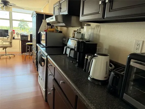16546 NE 26th Avenue North Miami Beach FL 33160