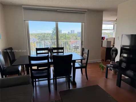 16546 NE 26th Avenue North Miami Beach FL 33160