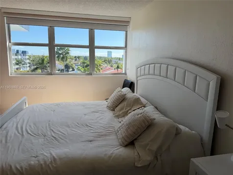 16546 NE 26th Avenue North Miami Beach FL 33160
