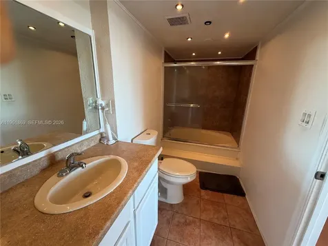 16546 NE 26th Avenue North Miami Beach FL 33160