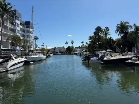 16546 NE 26th Avenue North Miami Beach FL 33160