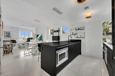 3739 Collins Avenue Miami Beach FL 33140