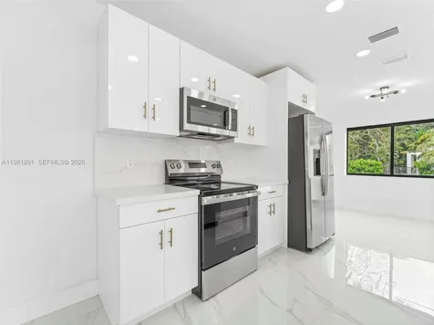 2500 SW 23rd Terrace Miami FL 33145