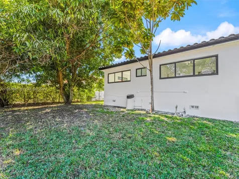 2500 SW 23rd Terrace Miami FL 33145