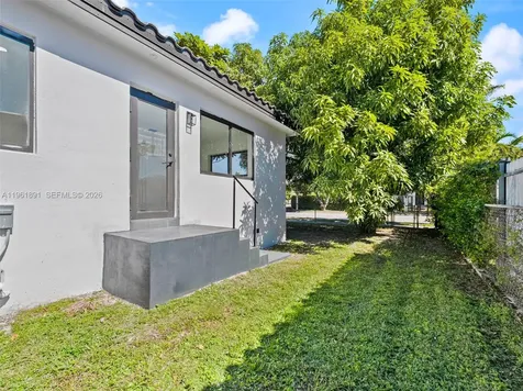 2500 SW 23rd Terrace Miami FL 33145