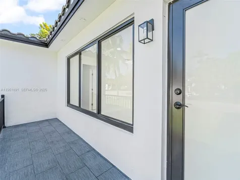2500 SW 23rd Terrace Miami FL 33145
