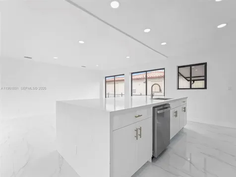 2500 SW 23rd Terrace Miami FL 33145