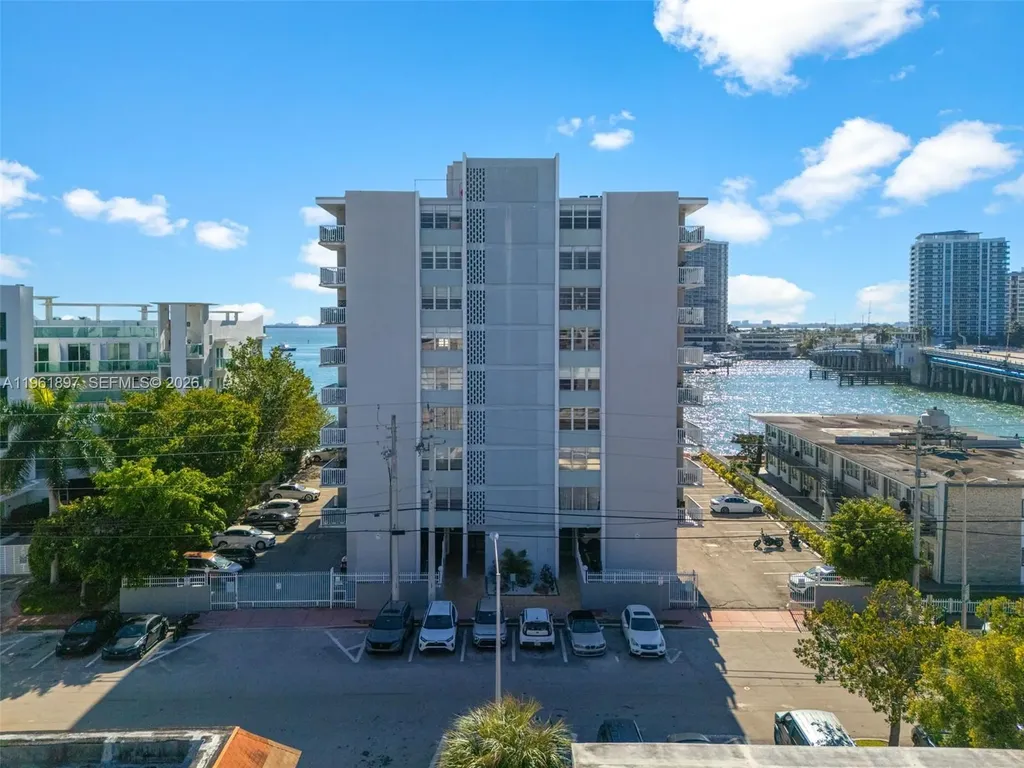 2016 Bay Drive Miami Beach FL 33141