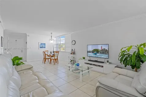 2016 Bay Drive Miami Beach FL 33141