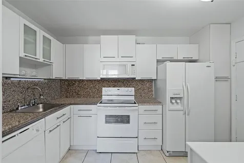 2016 Bay Drive Miami Beach FL 33141