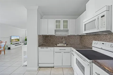 2016 Bay Drive Miami Beach FL 33141