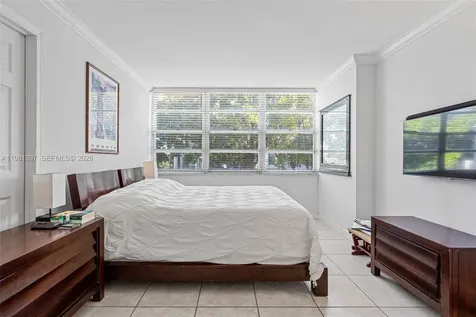 2016 Bay Drive Miami Beach FL 33141