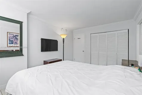 2016 Bay Drive Miami Beach FL 33141