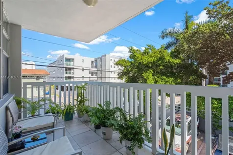 2016 Bay Drive Miami Beach FL 33141
