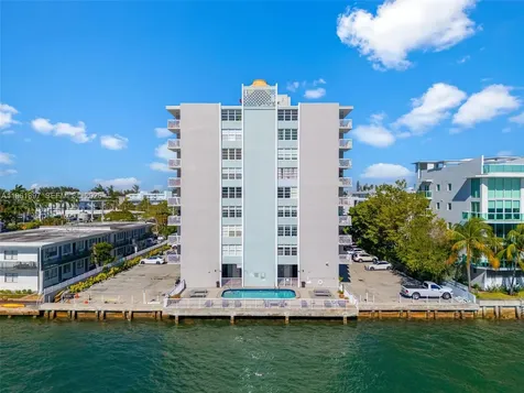 2016 Bay Drive Miami Beach FL 33141