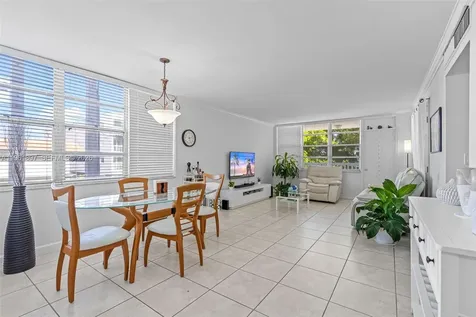 2016 Bay Drive Miami Beach FL 33141