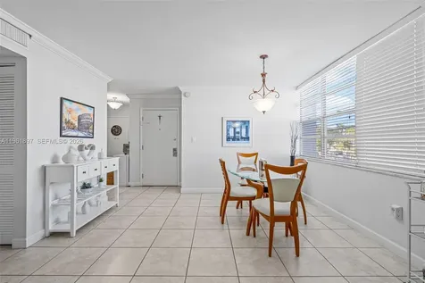 2016 Bay Drive Miami Beach FL 33141