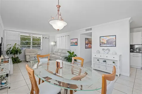 2016 Bay Drive Miami Beach FL 33141