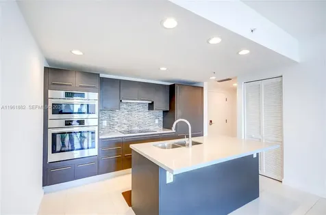 7661 NW 107th Avenue Doral FL 33178