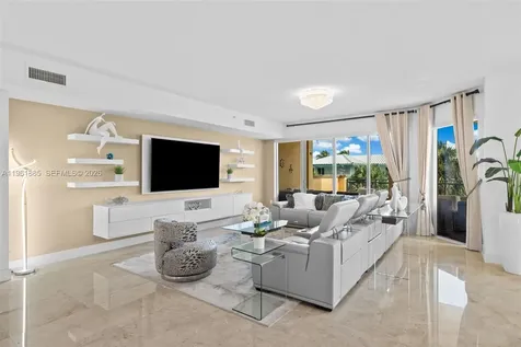 3415 N Ocean Drive Hollywood FL 33019