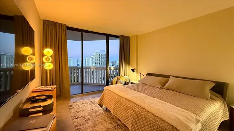 2000 Island Boulevard Aventura FL 33160