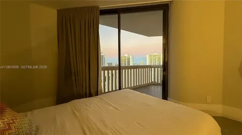 2000 Island Boulevard Aventura FL 33160